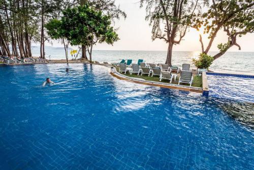 33 фото отеля Khaolak Emerald Beach Resort & Spa 4* 