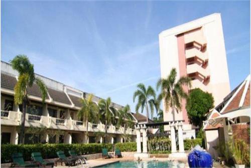 4 фото отеля Lantana Pattaya Hotel & Resort 3* 
