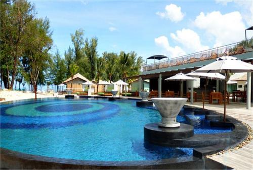 4 фото отеля Mai Khao Lak Beach Resort & Spa 4* 