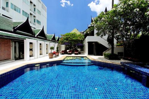 1 фото отеля Manathai Resort Phuket 4* 