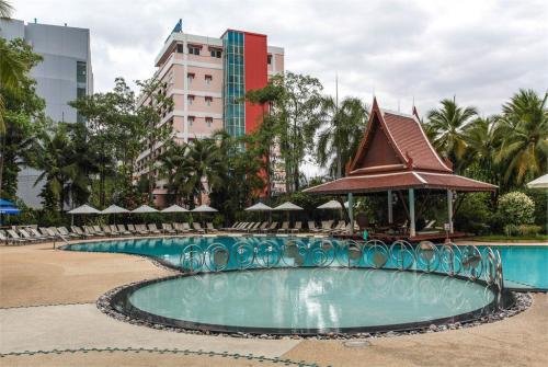 3 фото отеля Mercure Hotel Pattaya 4* 