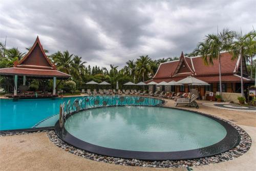 4 фото отеля Mercure Hotel Pattaya 4* 