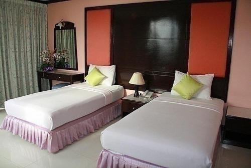 17 фото отеля Mike Beach Resort Pattaya 3* 