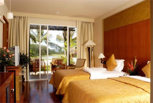 15 фото отеля Mission Hills Phuket Golf Resort & Spa 5* 