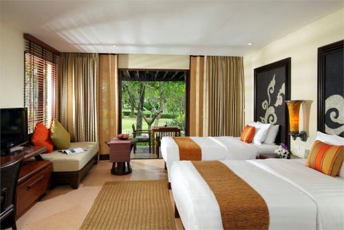 5 фото отеля Movenpick Resort & Spa Karon Beach Phuket 5* 