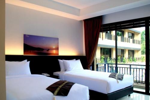 3 фото отеля Nai Yang Beach Hotel 3* 