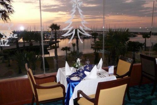 5 фото отеля Ocean Marina Yacht Club 4* 