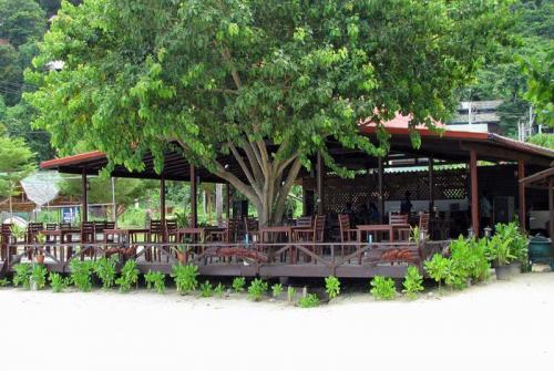 15 фото отеля Phi Phi Natural Resort 3* 