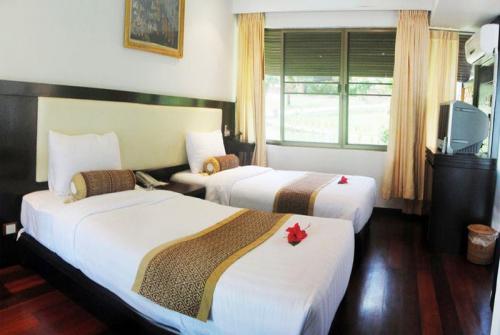 18 фото отеля Phi Phi Natural Resort 3* 