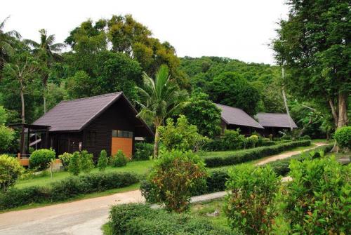 6 фото отеля Phi Phi Natural Resort 3* 