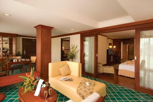 39 фото отеля Phuket Graceland Resort & Spa 5* 