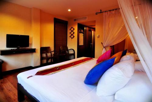 16 фото отеля Phuket Heritage Hotel 3* 