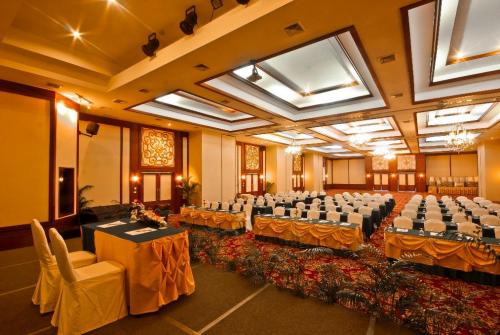 20 фото отеля Phuket Orchid Resort & Spa 3* 