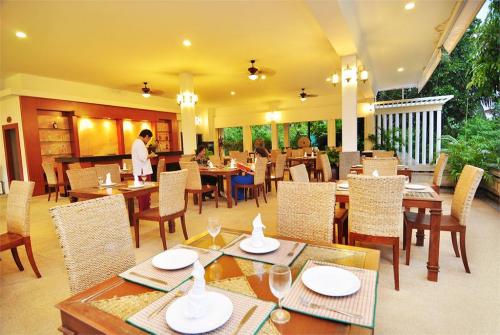 33 фото отеля Phuket Sea Resort 3* 