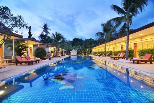 9 фото отеля Phuket Sea Resort 3* 