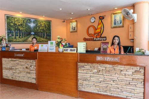 2 фото отеля Queen Pattaya Hotel 3* 