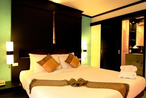 23 фото отеля Rattana Beach Hotel 3* 