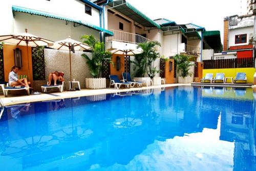 7 фото отеля Rattana Beach Hotel 3* 