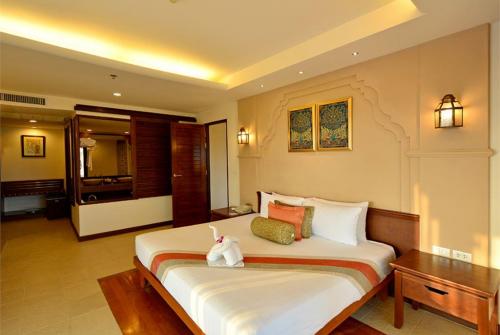 19 фото отеля Ravindra Beach Resort & Spa 5* 