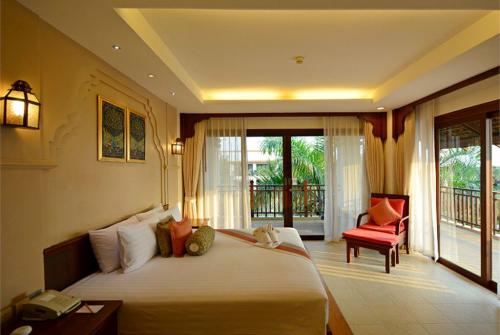 21 фото отеля Ravindra Beach Resort & Spa 5* 