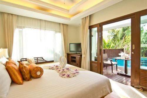 27 фото отеля Ravindra Beach Resort & Spa 5* 