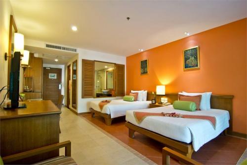 34 фото отеля Ravindra Beach Resort & Spa 5* 