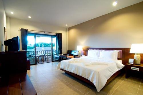 10 фото отеля Rose Bay Resort 3* 