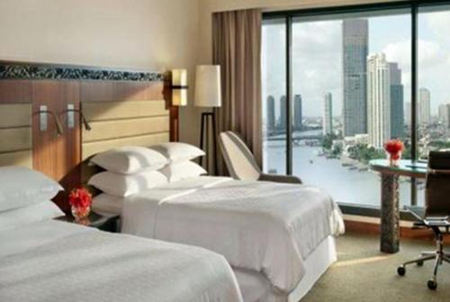 6 фото отеля Royal Orchid Sheraton Hotel & Towers 5* 