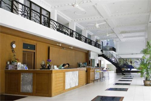 3 фото отеля Sandalay Resort 3* 