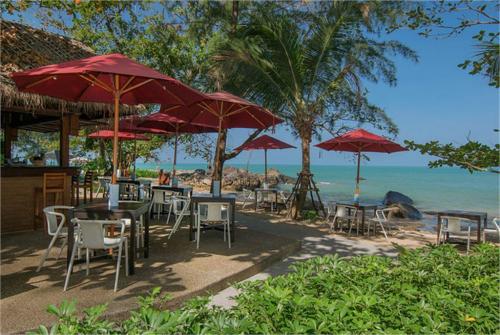 64 фото отеля Sensimar Khaolak Beachfront Resort 4* 