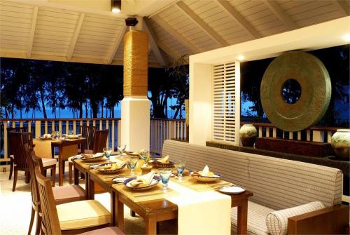 18 фото отеля Sheraton Krabi Beach Resort 5* 