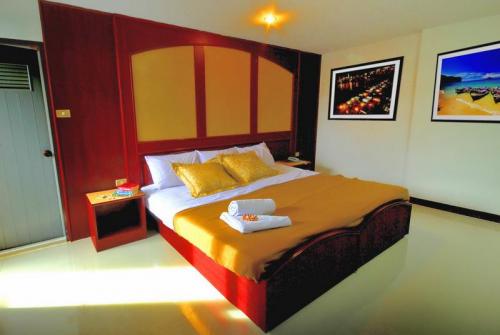 6 фото отеля Suppamitr Villa Hotel 3* 