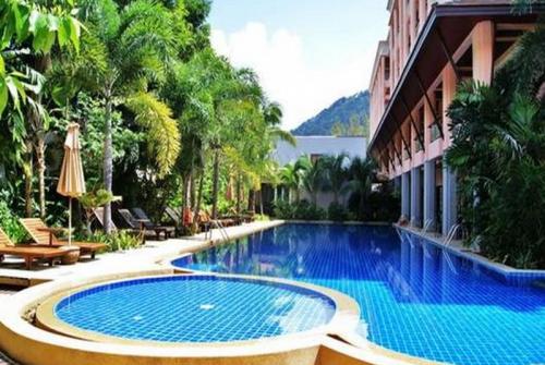 2 фото отеля Thanthip Beach Resort 3* 