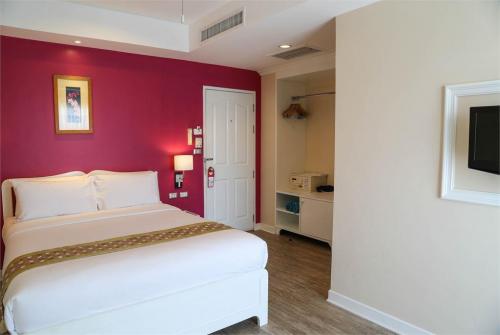 9 фото отеля The Beach Boutique House 3* 