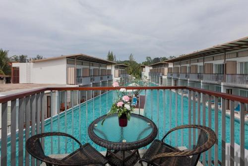 11 фото отеля The Briza Beach Resort 4* 