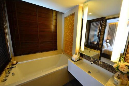 3 фото отеля The Charm Resort Phuket 4* 