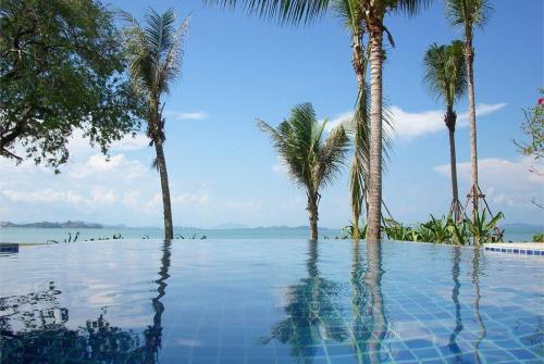 8 фото отеля The Village Coconut Island 5* 