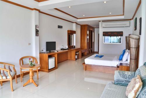 18 фото отеля Tri Trang Beach Resort 4* 