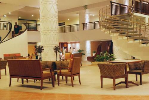 2 фото отеля Tropicana Hotel Pattaya 3* 