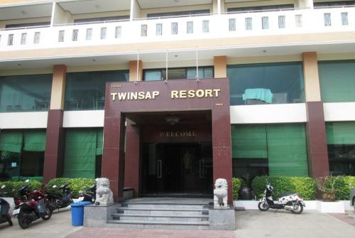 2 фото отеля Twinsap Hotel 2* 