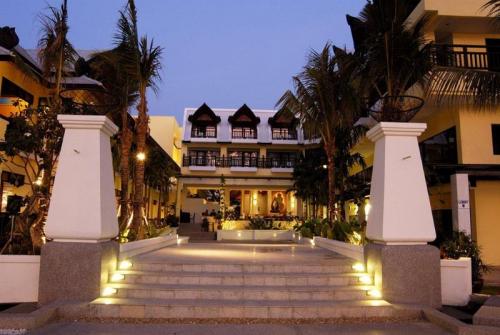 3 фото отеля Woraburi Resort & Spa Karon Beach 4* 