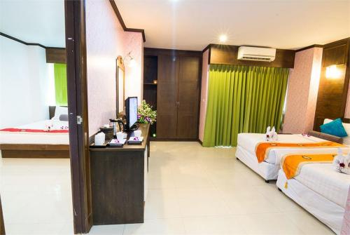 13 фото отеля Yk Patong Resort 3* 