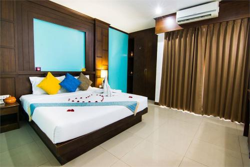 8 фото отеля Yk Patong Resort 3* 