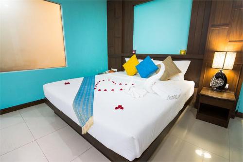9 фото отеля Yk Patong Resort 3* 