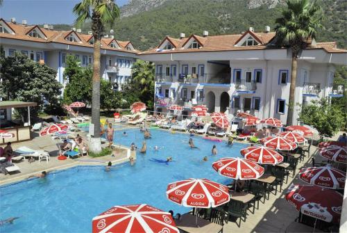 1 фото отеля Akdeniz Beach Hotel 3* 