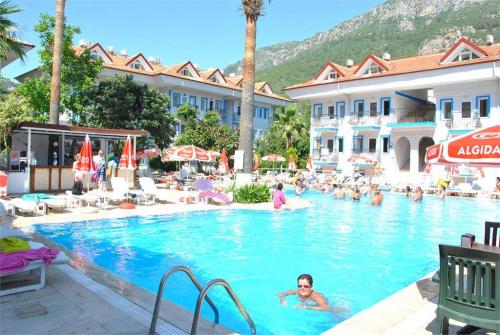10 фото отеля Akdeniz Beach Hotel 3* 