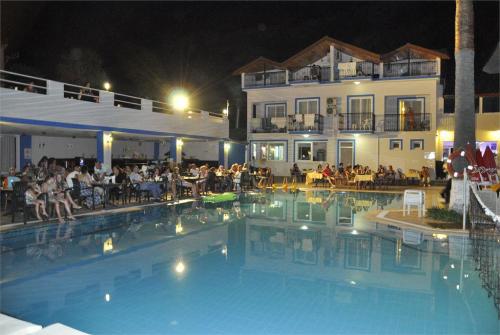 12 фото отеля Akdeniz Beach Hotel 3* 