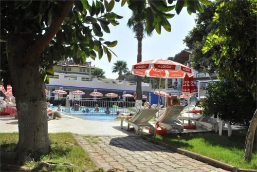 3 фото отеля Akdeniz Beach Hotel 3* 