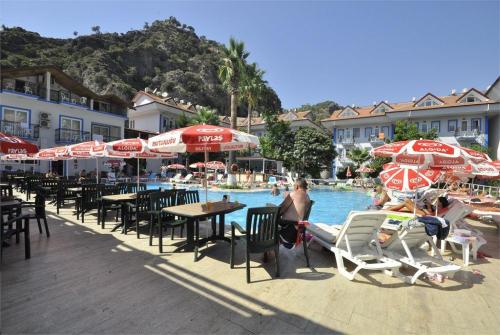 4 фото отеля Akdeniz Beach Hotel 3* 