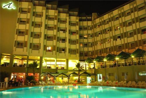 12 фото отеля Ananas Hotel 4* 